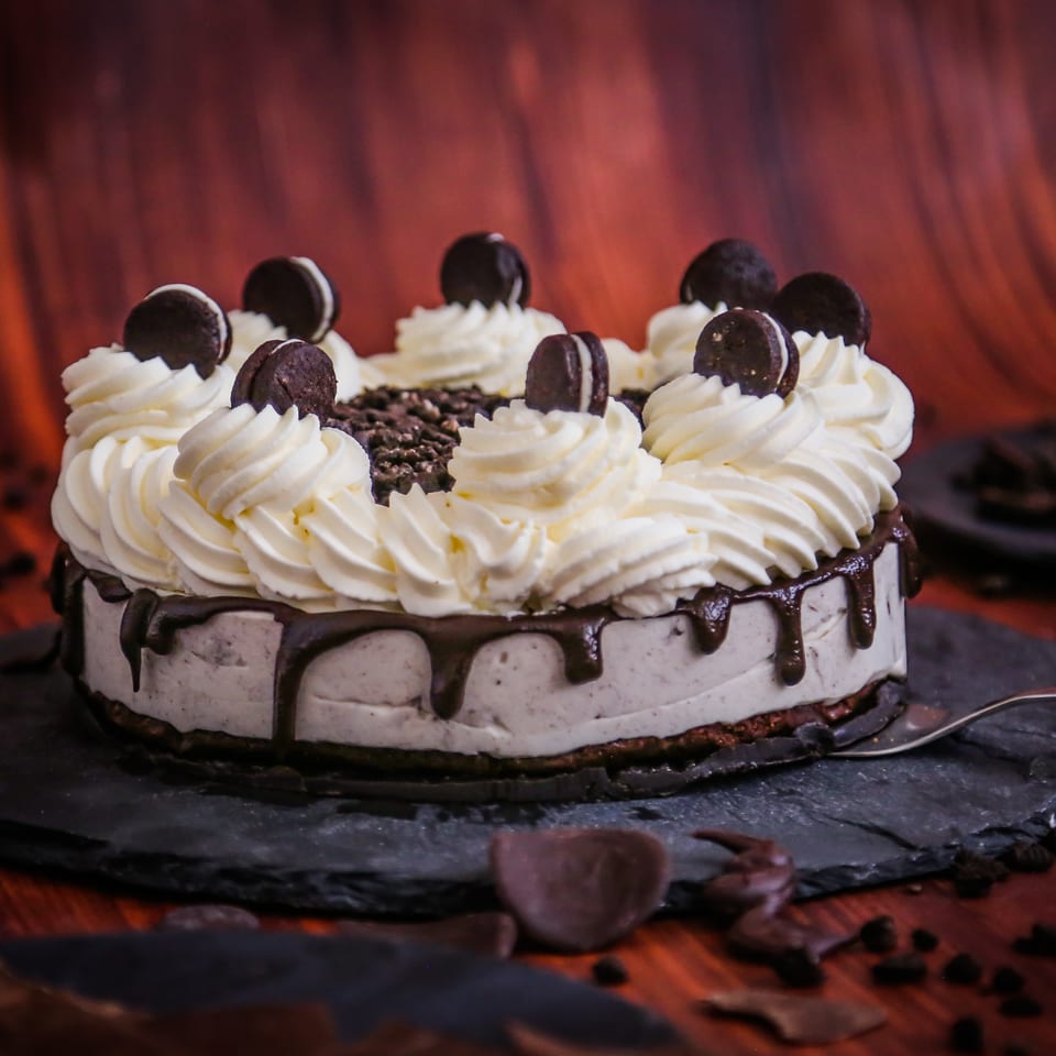 Tarta de Oreo con cobertura de galleta y chocolate